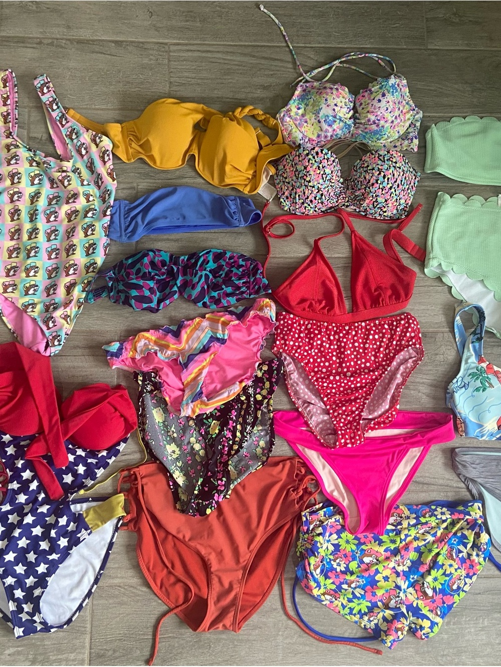 Lot of Random Swim Suit Bottoms, Tops, One Pieces S-M